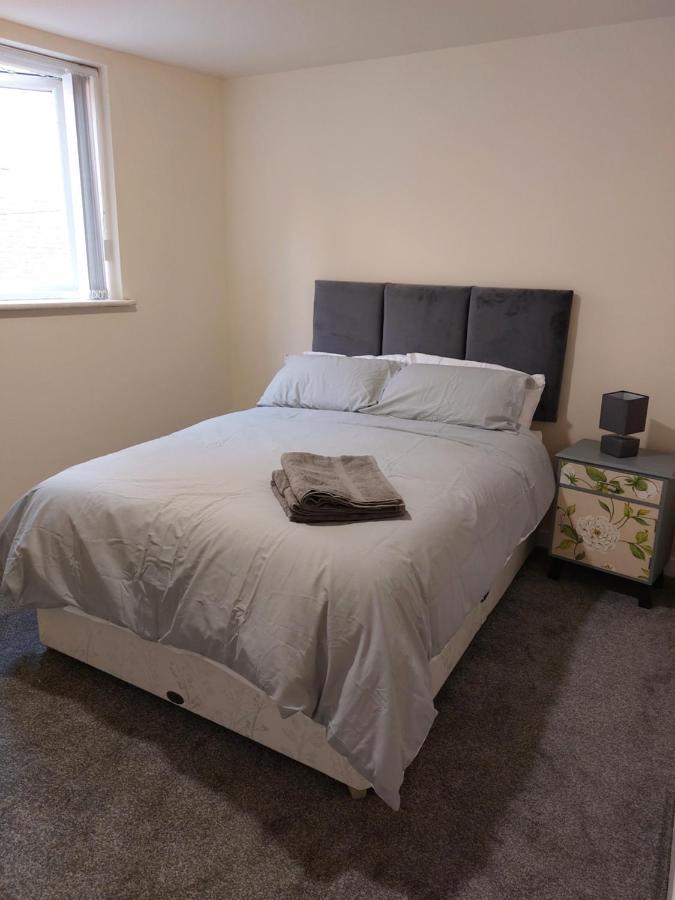2 Large Bedroom Apartment- Wifi & Parking Fleetwood Luaran gambar