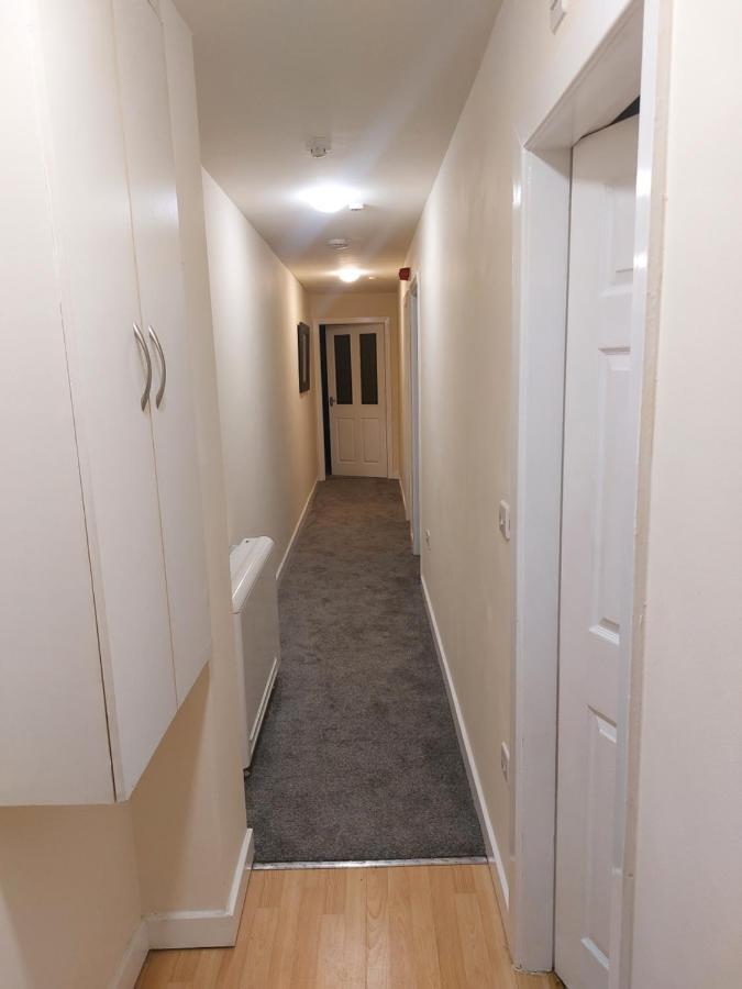 2 Large Bedroom Apartment- Wifi & Parking Fleetwood Luaran gambar