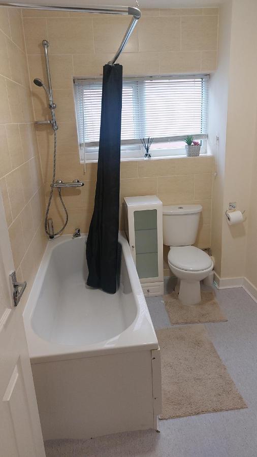 2 Large Bedroom Apartment- Wifi & Parking Fleetwood Luaran gambar
